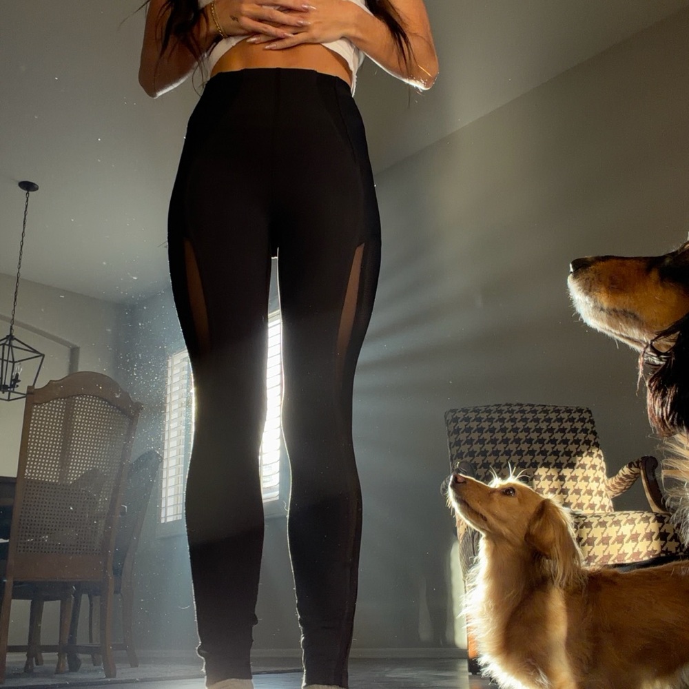 Lululemon mesh side panel high waisted leggings
